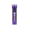 Linterna Olight Seeker 4 Pro morada con diseño de circuito, ideal para camping y emergencias al aire libre
