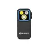 Linterna Olight Oclip 2 Pro negra vista frontal con triple LED y marco azul para EDC y senderismo