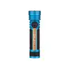 Linterna Olight Seeker 4 Pro azul con detalles naranjas vista frontal y agarre de goma para outdoor y camping