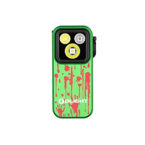 Olight Oclip Pro verde con manchas rojas para iluminación portátil versátil.
