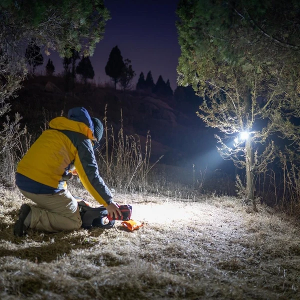 Olight Baton 3 linterna de bolsillo 1200 lúmenes manos libres