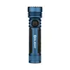Linterna Olight Seeker 4 Pro azul con empuñadura de silicona y botón giratorio para rescate y actividades al aire libre