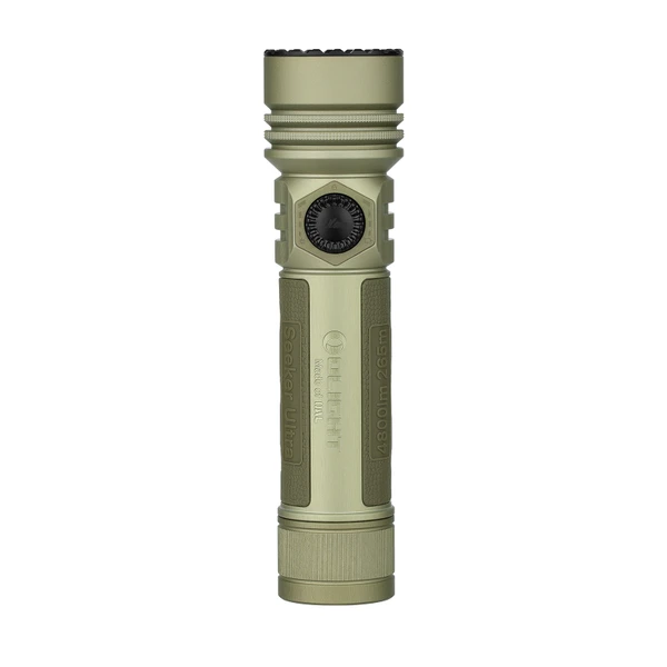 Linterna Olight Seeker Ultra verde oliva de frente con agarre texturizado y potencia de 4800 lúmenes para outdoor y rescate