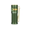 Olight Baton 4 Premium linterna verde con agarre texturizado y clip de bolsillo para uso diario y camping.