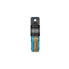 Linterna pequeña multicolor Olight con patrón de cuadros, rayas naranjas y cuerpo azul, ideal para actividades al aire libre