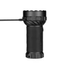 Linterna Olight Marauder Mini negra con cable de carga conectado sobre fondo blanco