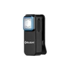 Linterna LED compacta negra con borde azul y clip, Olight, recargable por USB.