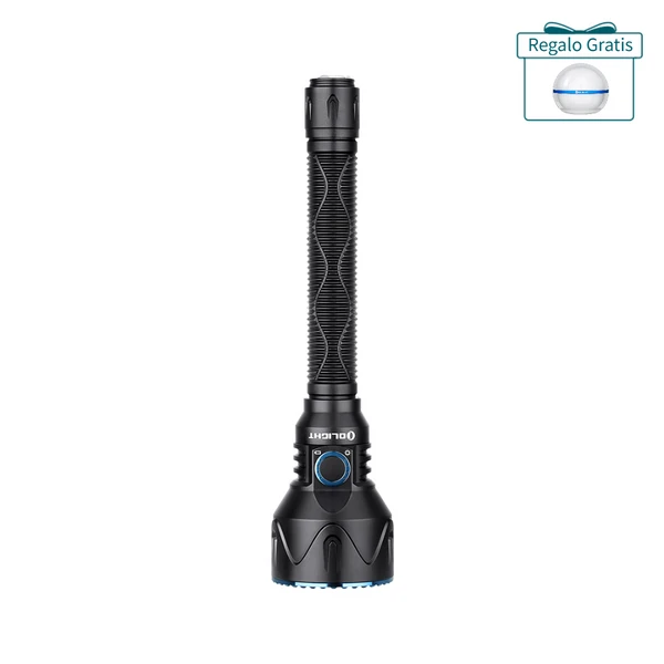 Linterna táctica Olight negra de largo alcance con textura antideslizante y botón lateral sobre fondo blanco