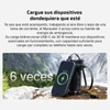 Marauder 3 cargando un teléfono móvil al aire libre en la montaña con puerto USB-C bidireccional de 30 W