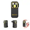 Olight Oclip Pro negro, vista lateral, con luz ultravioleta, iluminación y RGB para uso diario.